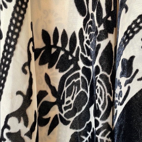 Free People Black and Cream Wrap - Picture 3 of 5